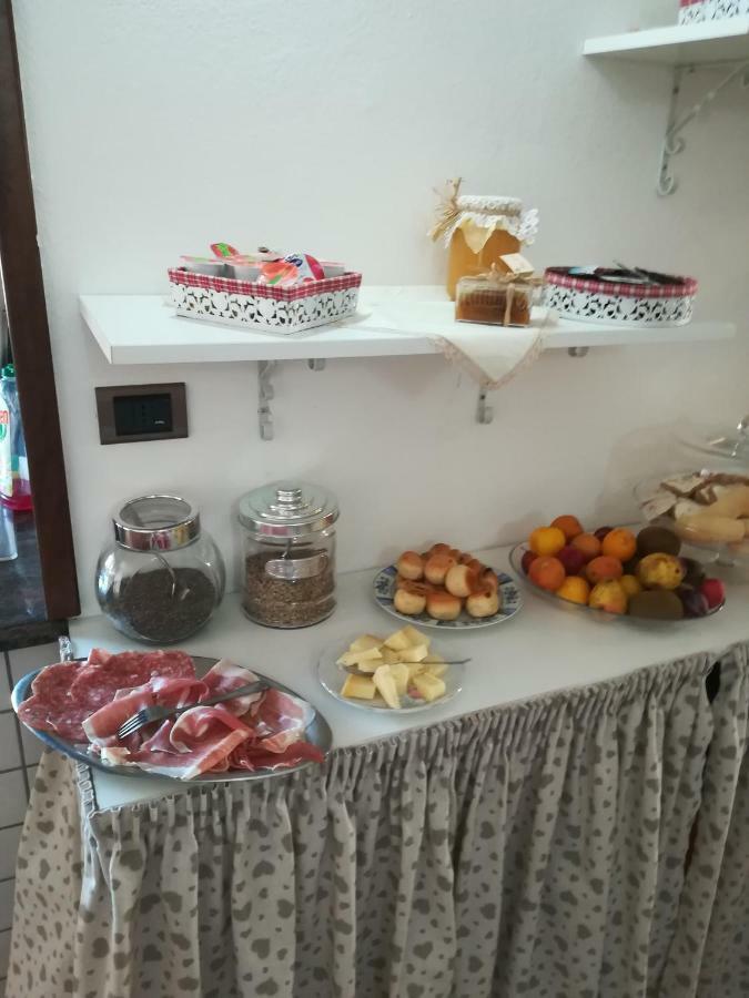 Guest House Li Minnanni Olbia Exterior photo